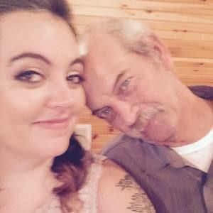 Meet your Posher, Lora